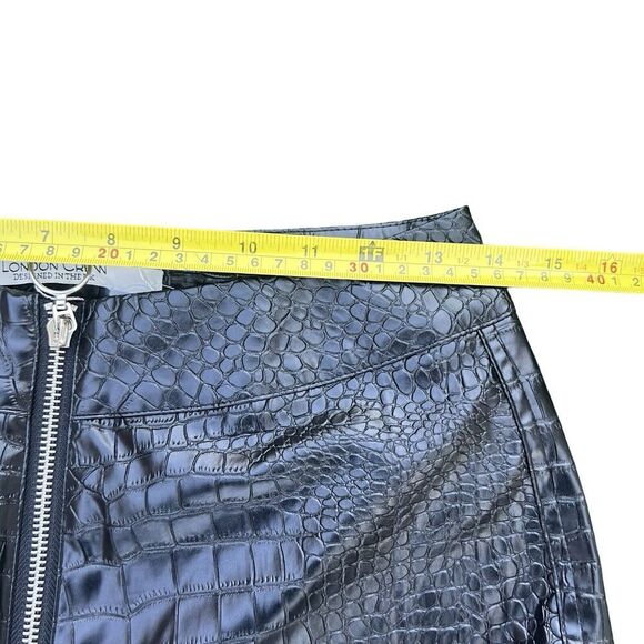 Women's Black Crocodile Skin Skinny Leather Pants - Stylish And Chic Design NWT - Picture 15 of 17